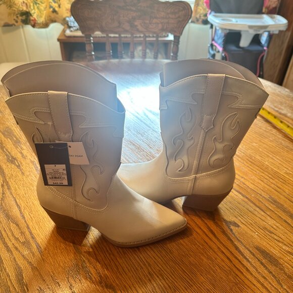 NWT Universal Thread White Cowboy Boots size 7 - Picture 5 of 7